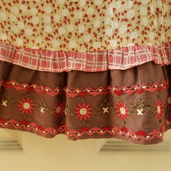 Floral dress with flower print trim. - Picture 4 of 5